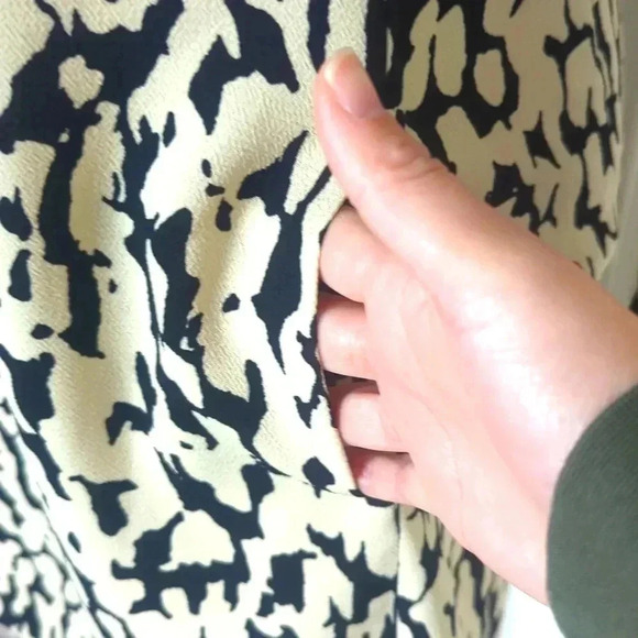 Zara Black and Cream Pattern Dress - Picture 3 of 5